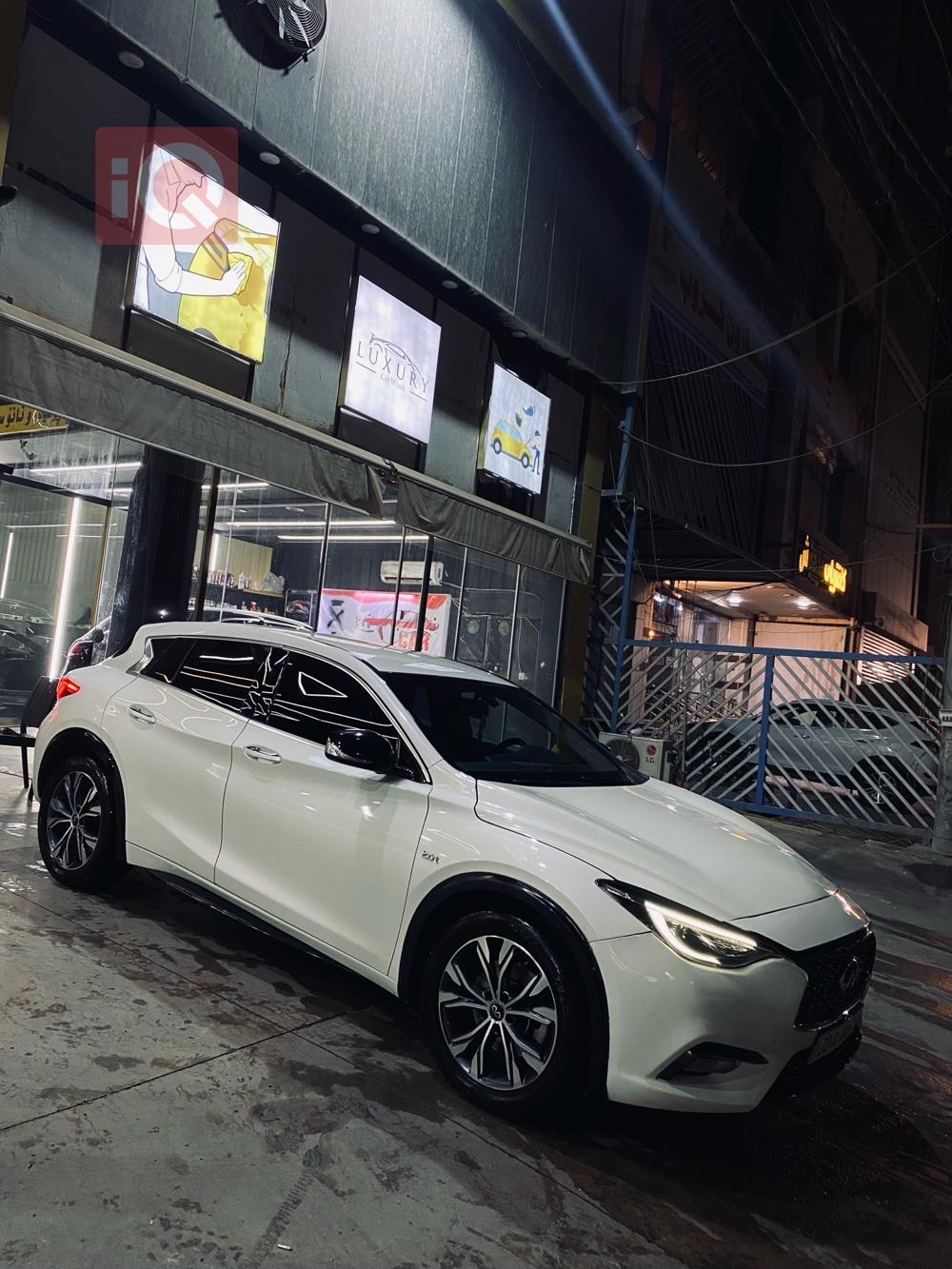 إنفينيتي QX30